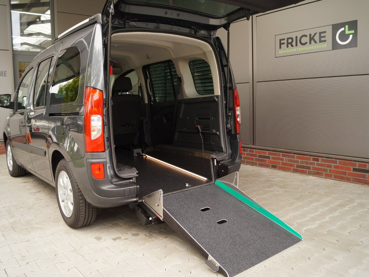 Renault Kangoo 2020 mit Rampe - behindertengerecht - Fricke Behindertenfahrzeuge Oldenburg Bremen (1)