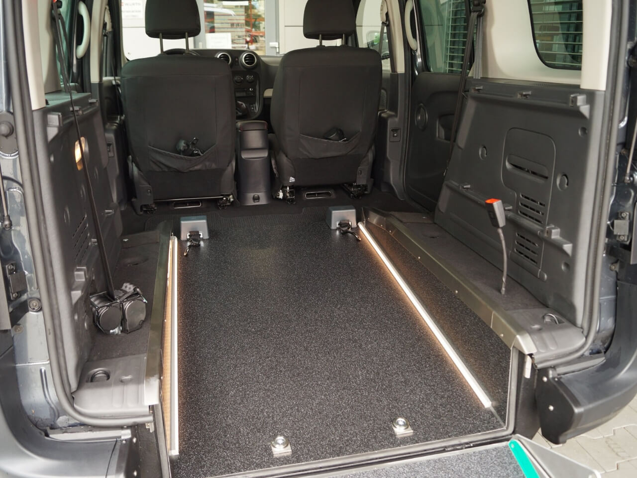 Renault Kangoo 2020 mit Rampe - behindertengerecht - Fricke Behindertenfahrzeuge Oldenburg Bremen (3)