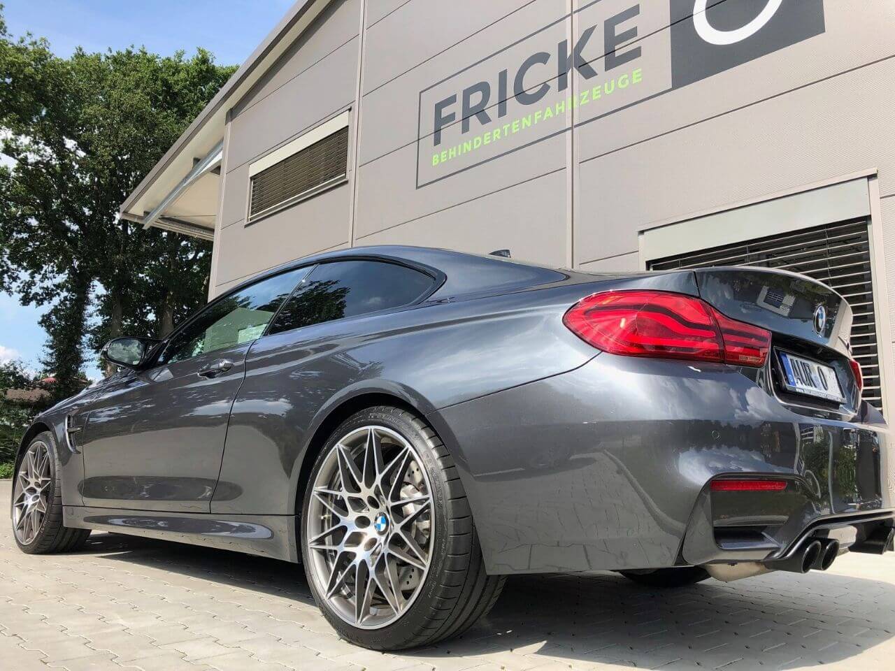 BMW M4 Competition - Linsgas Umbau Sport-Coupe (1)